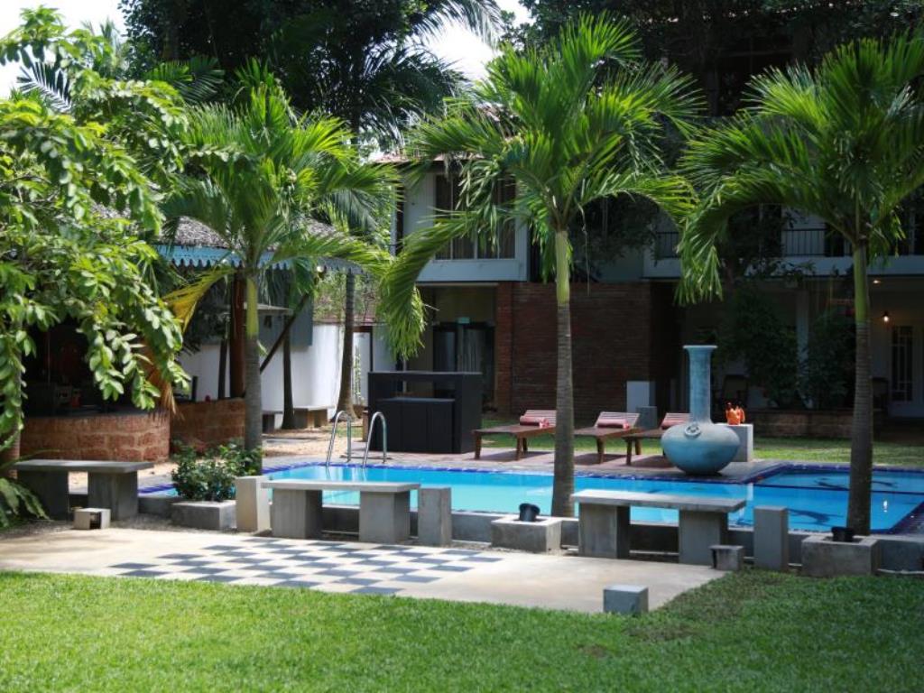 Airport City Hub Hotel
