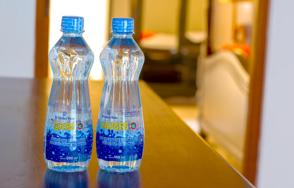kandy-riverside-villa-water-bottle