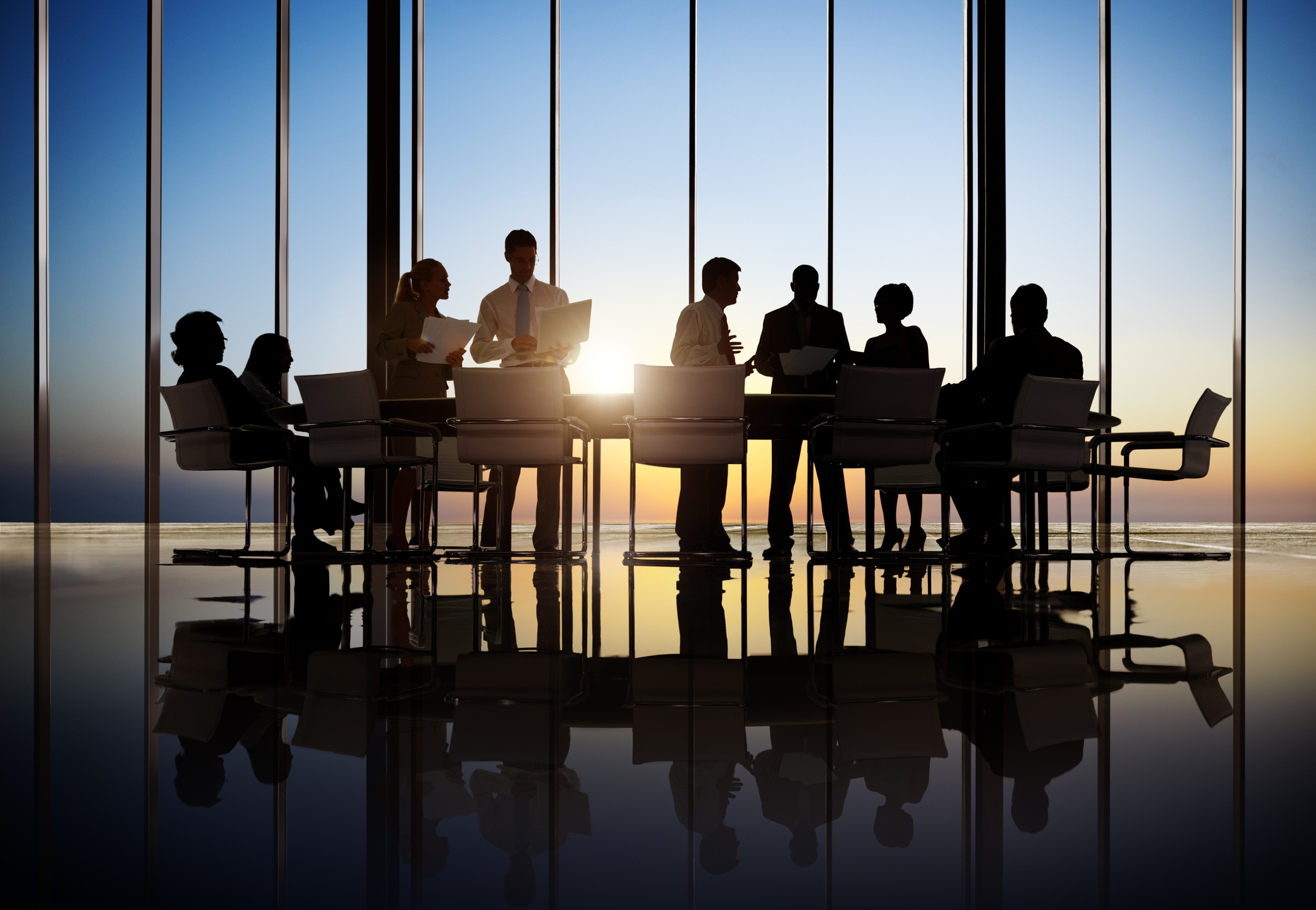 4 Key Factors To Consider Before Joining A New Job!! 1 working people